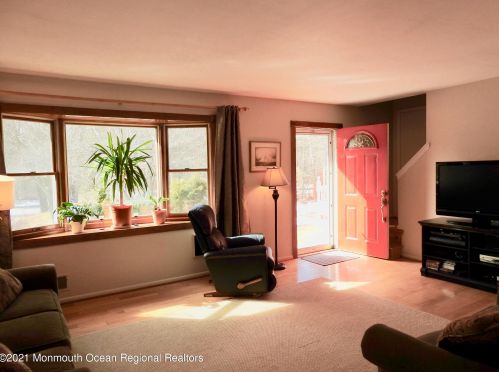 383 Stump Tavern Rd, Jackson Twp, NJ 08527-3326