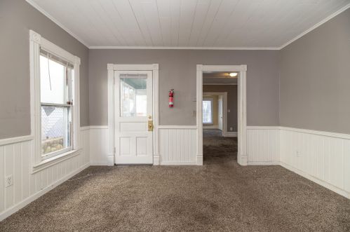 1408 Westnedge Ave, Kalamazoo MI 49007-2426 exterior