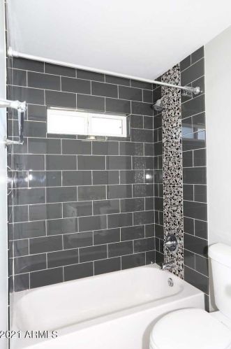 5711 12 Pl, Phoenix AZ 85014-5157 exterior