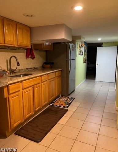 284 Parker St, Newark NJ 07104-1213 exterior