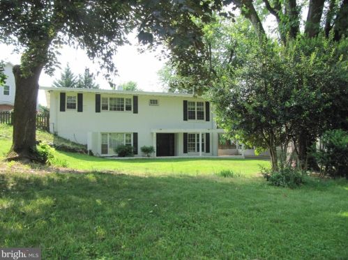 1807 Youngblood St, Mc Lean VA  22101-5244 exterior