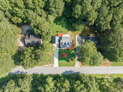 3845 Laurel Fls Dr, Lithonia GA 30039-6586 exterior