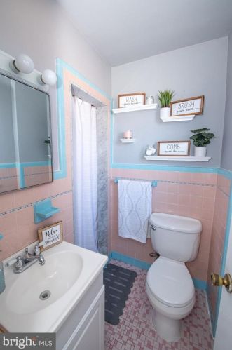 809 Borbeck Ave, Philadelphia PA 19111-2208 exterior