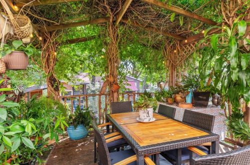 1032 Yale Ave, Saint Louis MO 63117-1823 exterior