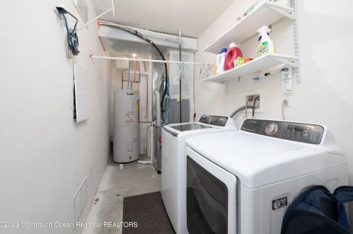 16 Pate Dr, Middletown NJ 07748-1700 exterior