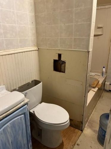 33 Gilbert St, Woonsocket RI 02895-6408 exterior