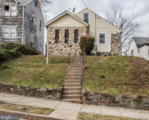 1233 44th Pl, Washington, DC 20019-5710