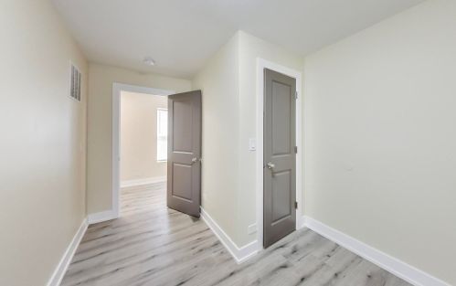 4236 Champlain Ave, Chicago IL  60653-2924 exterior