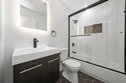 323 Homan Ave, Chicago IL 60655-3509 exterior