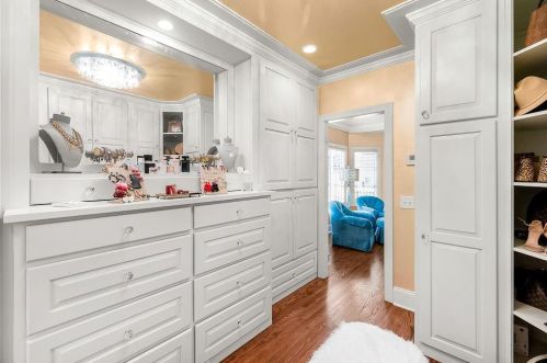 1647 Riverside Dr, Gainesville GA 30501-1837 exterior