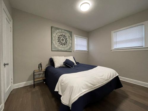 860 Mangin Ave, Meskegon MI  49442-5117 exterior