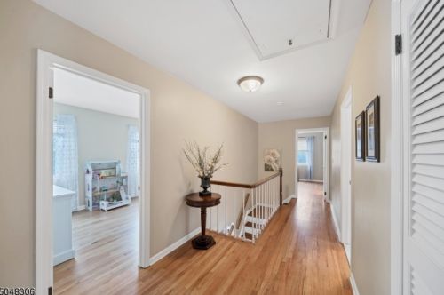 4 Seward Pl, Chester NJ 07930-2609 exterior