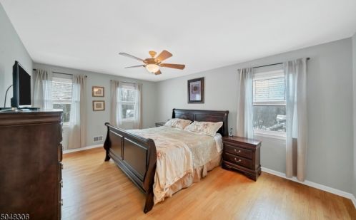 4 Seward Pl, Chester NJ 07930-2609 exterior