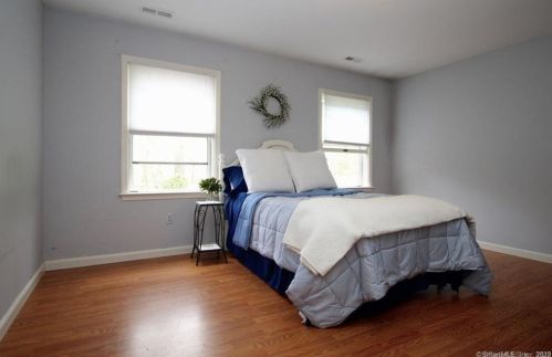 43 Bald Hl Rd, Wilton CT 06897-1403 exterior