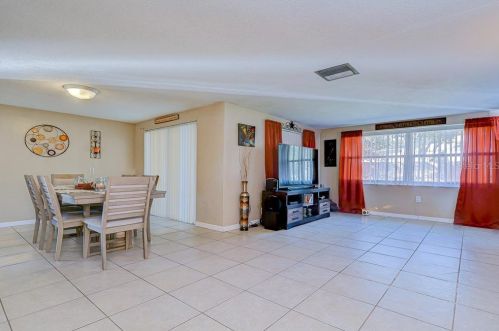 8005 Jasmine Blvd, Port Richey FL 34668-3225 exterior