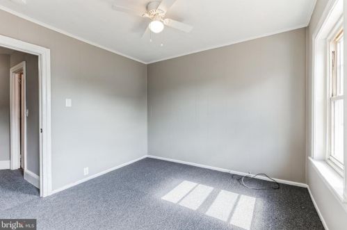 565 Jefferson Ave, Pottstown PA 19464-4721 exterior