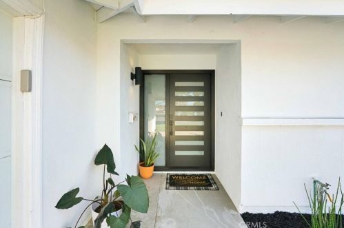 1302 Andrews St, Tustin CA  92780-4510 exterior