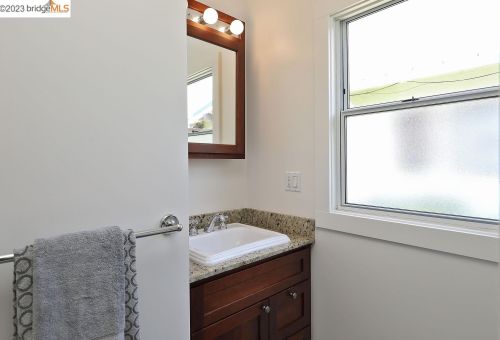 1049 Peralta, Berkeley CA 94707-1818 exterior