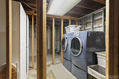 829 Evergreen Ct, New Brunswick NJ 08902-2314 exterior