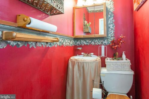 2504 48 St, Camden NJ 08110-2912 exterior