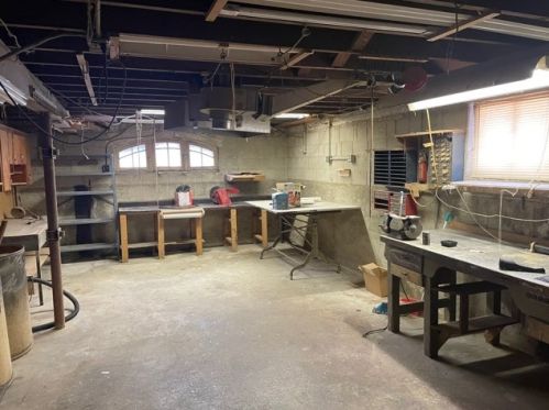 11929 Leamington Ave, Chicago IL 60651-2923 exterior