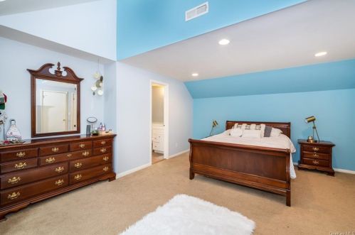 5 Fox Run, Armonk NY 10504-1011 exterior