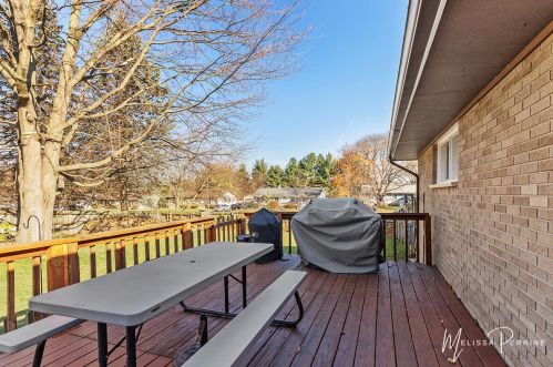 1355 60 St, Grand Rapids MI 49512-9611 exterior