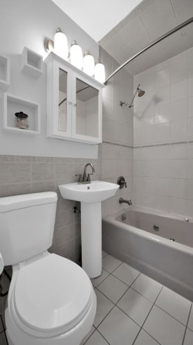 9114 Sawyer Ave, Chicago IL 60805-1640 exterior