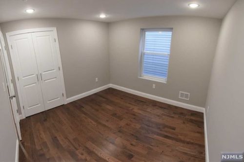 225 9 St, Newark NJ 07107-1907 exterior