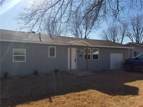 303 Fink Dr, Springdale AR  72764-6429 exterior