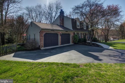 16616 Cutlass Dr, Rockville MD 20853-1332 exterior