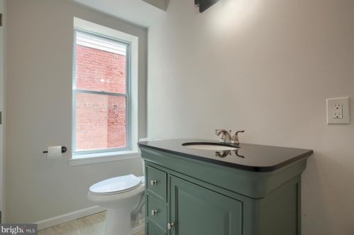 330 Oak St, Pottstown PA  19464-5357 exterior