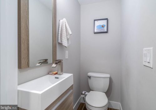 2040 Annin St, Philadelphia PA 19146-3006 exterior