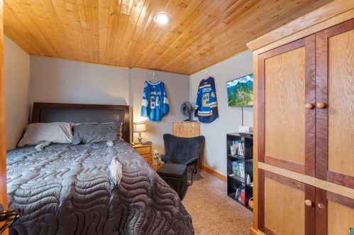 2928 Superior St, Duluth MN 55812-2325 exterior