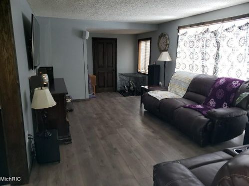 3638 Sheridan Dr, Meskegon MI 49444-4151 exterior