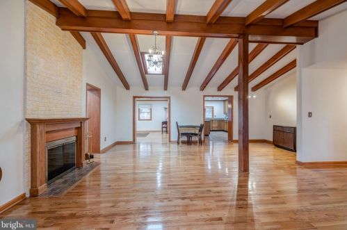 3405 Sunny Vw, Alexandria VA 22309-1911 exterior