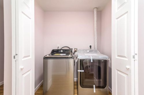 84 Glenham St, Providence RI 02907-1247 exterior