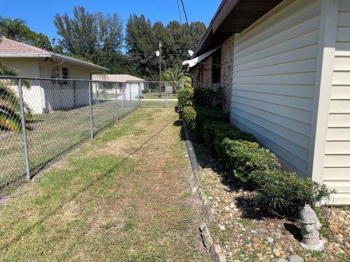 642 Curtis St, Fort Pierce FL 34983-1916 exterior