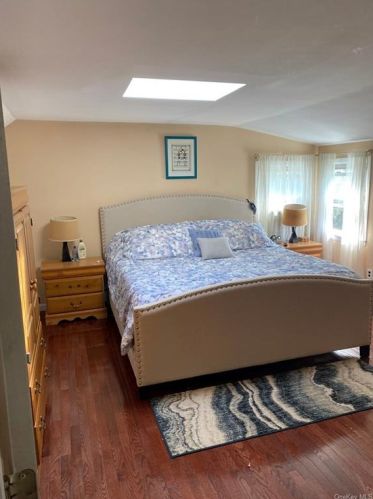 106 Hale Rd, Babylon NY 11703-4508 exterior