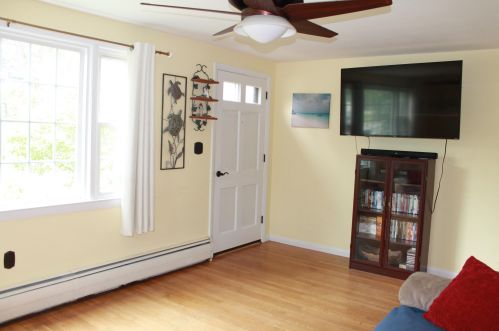 23 Canterbury Rd, Concord NH 03301-5618 exterior