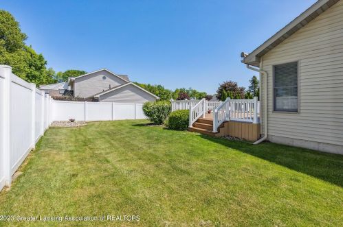 502 Brunswick Dr, Dewitt MI 48820-9189 exterior