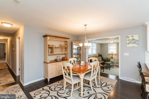 33 Vly Vw Dr, Hanover PA 17331-8307 exterior