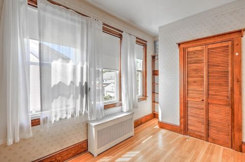 350 Mount Pleasant Ave, Providence RI 02908-5153 exterior