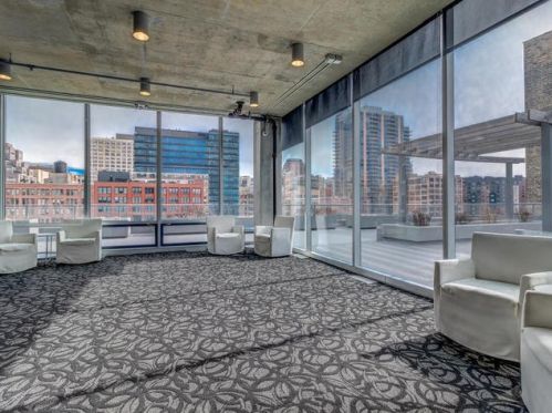 611 Wells St, Chicago IL  60607-4782 exterior