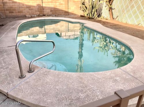 7930 Oldfather Dr, Tucson AZ 85741-1623 exterior