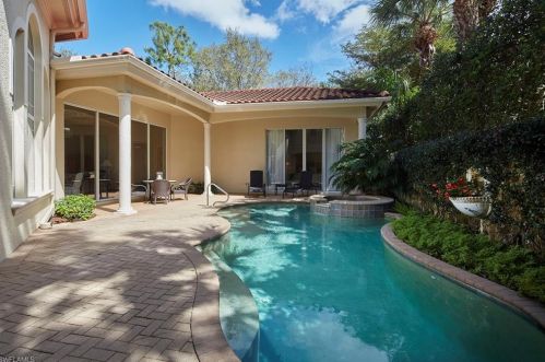 2662 Lermitage Ln, Naples, FL 34105-3049