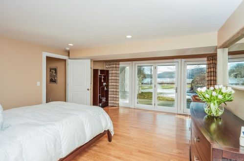 303 Mamanasco Rd, Ridgefield CT 06877-2425 exterior