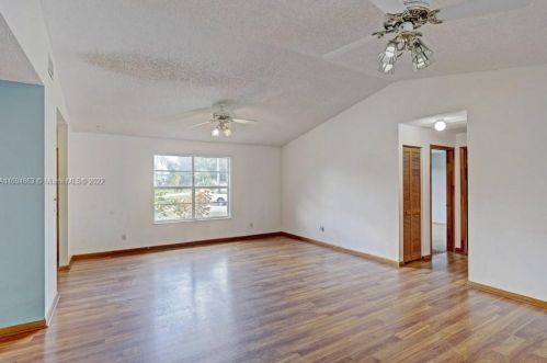 681 College Park Rd, Fort Pierce FL 34953-3330 exterior