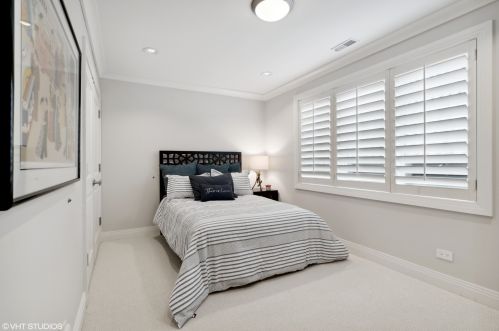 2900 Hermitage Ave, Chicago IL 60609-2733 exterior