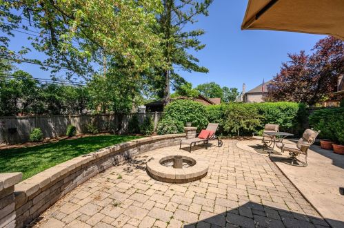 562 Linden Ave, Elmhurst IL 60126-4029 exterior